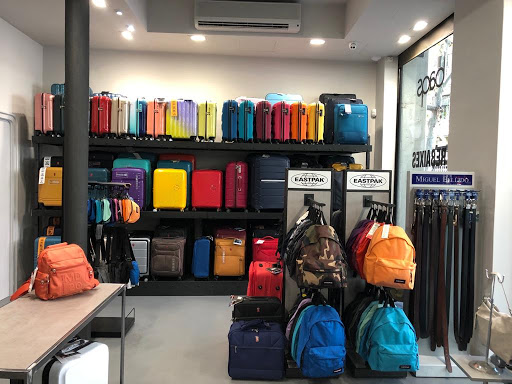 BAQS - Tienda de maletas, bolsos y mochilas en Barcelona
