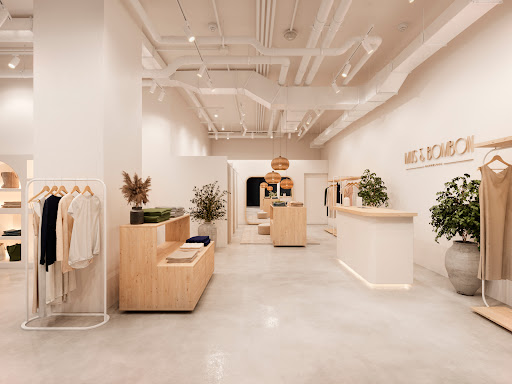 Mus & Bombon Concept Store Tienda de ropa sostenible para mujer en L'Illa Barcelona