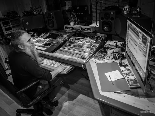 ESTUDIO DE GRABACIÓN BARCELONA A SKS Sound of the Kings J.L.Climent Studios - Music Producer and Mixing Engineer