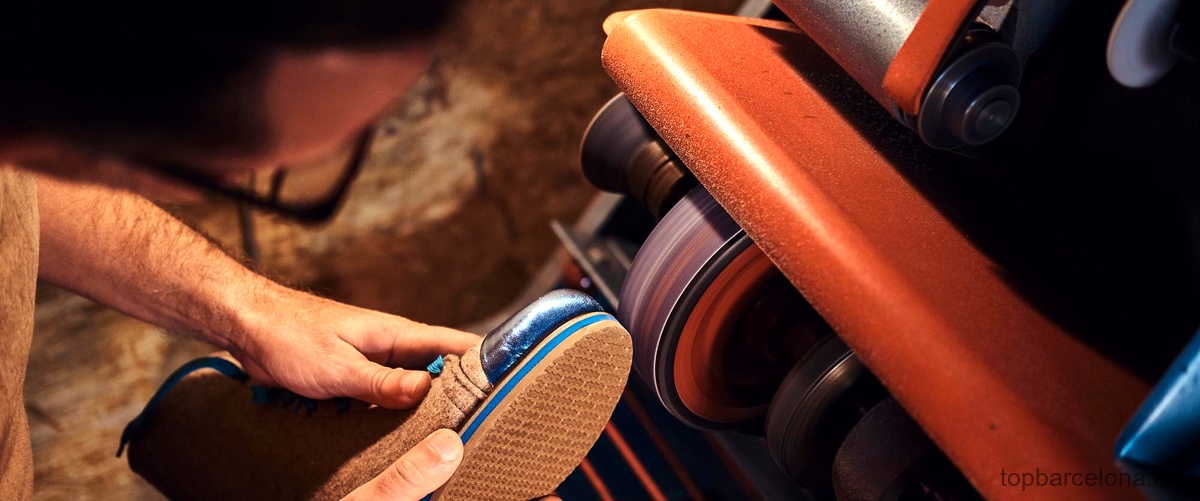 ¿Cuáles son los materiales necesarios para reparar zapatos?
